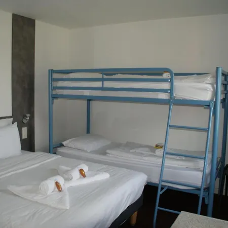 Quick Palace Szálloda *